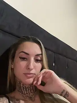 hotskinny1 online show from 02-28-25, 09:23