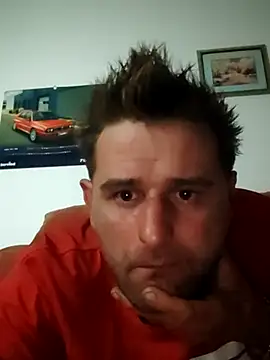 Snapshot of heroes223e chatting on 06-05-26, 01:56 heroes223e online show from 06-05-26, 01:56