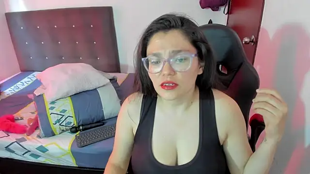ValeriSimmons online show from 03-17-25, 09:23