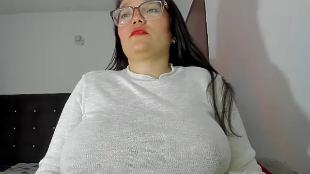 ValeriSimmons online show from 09-13-25, 01:55