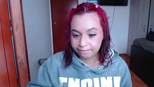 annie3 online show from 02-17-25, 04:37