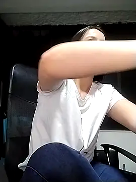 Snapshot of Lucianaferro_ chatting on 09-26-25, 06:39 Lucianaferro online show from 09-26-25, 06:39