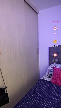 Snapshot of EmberEyes_999 chatting on 12-12-24, 01:53 EmberEyes 999 online show from 12-12-24, 01:53