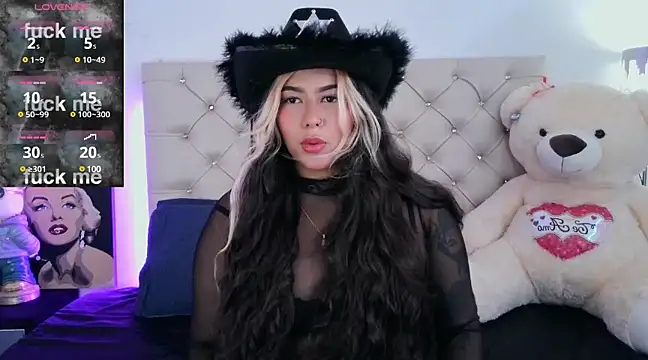 Snapshot of EmberEyes_999 chatting on 03-12-25, 07:49 EmberEyes 999 online show from 03-12-25, 07:49