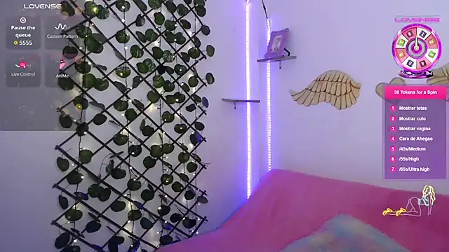 Snapshot of EmberEyes_999 chatting on 09-16-25, 07:26 EmberEyes 999 online show from 09-16-25, 07:26