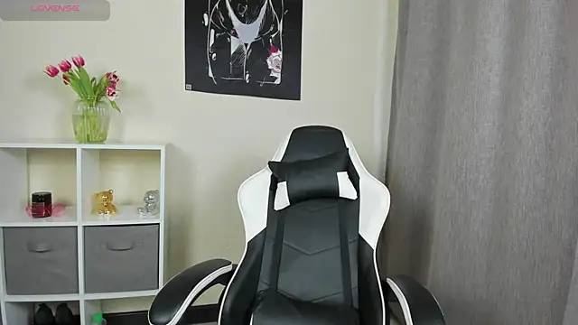 Snapshot of Eva_toy chatting on 03-13-25, 09:21 Eva toy online show from 03-13-25, 09:21