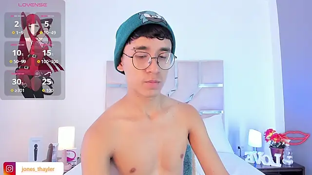 Thayler jones online show from 01-11-26, 02:44