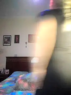 Snapshot of DesireSatler chatting on 10-19-25, 03:40 DesireSatler online show from 10-19-25, 03:40