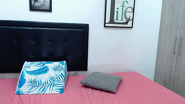 Snapshot of KellyRivers chatting on 02-28-25, 05:04 KellyRivers online show from 02-28-25, 05:04