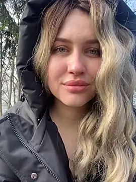 KikiWatson online show from 12-19-24, 11:07