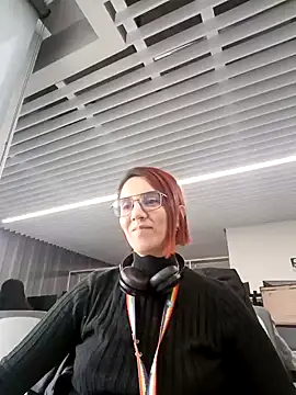 your red rose  online show from 01-28-25, 04:19