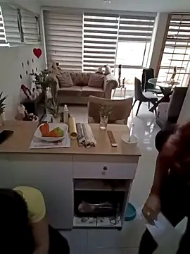 your red rose  online show from 02-15-25, 10:31