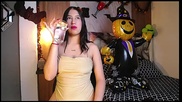 hera divine online show from 10-20-25, 09:04