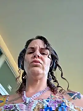 Snapshot of thatonespicychick chatting on 09-27-25, 02:22 thatonespicychick online show from 09-27-25, 02:22