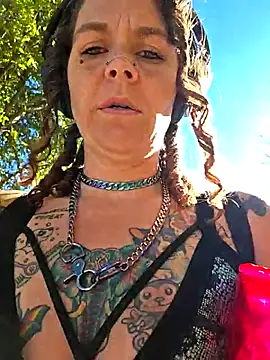 Snapshot of thatonespicychick chatting on 10-22-25, 04:40 thatonespicychick online show from 10-22-25, 04:40