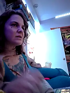 thatonespicychick online show from 02-05-26, 05:17