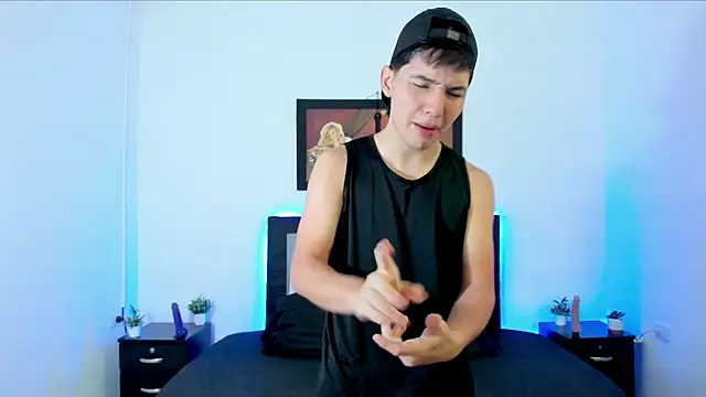 xXHot MalesXx online show from 03-15-25, 08:54