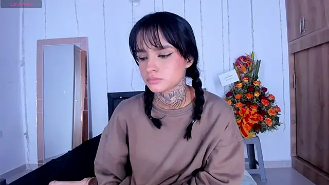 Snapshot of medussa13_ chatting on 02-15-25, 01:10 medussa13 online show from 02-15-25, 01:10