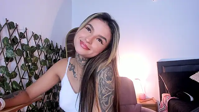 medussa13  online show from 10-06-25, 01:08