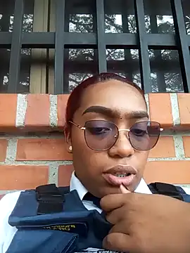 Snapshot of Cinnamon-Skin chatting on 01-02-25, 04:35 Cinnamon-Skin online show from 01-02-25, 04:35