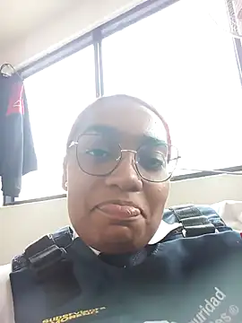 Snapshot of Cinnamon-Skin chatting on 01-03-25, 09:15 Cinnamon-Skin online show from 01-03-25, 09:15