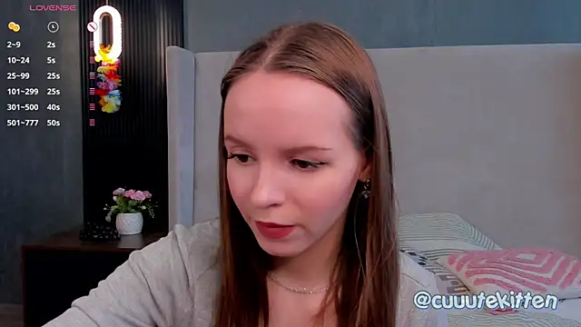 AlodiaHamblett online show from 10-04-25, 07:17