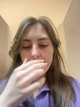 Snapshot of Topvi_ chatting on 01-19-25, 10:39 Topvi online show from 01-19-25, 10:39