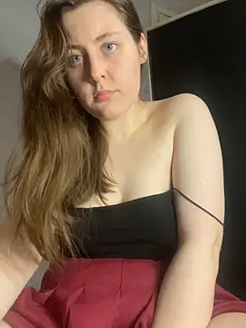 Snapshot of Topvi_ chatting on 02-18-25, 12:17 Topvi online show from 02-18-25, 12:17