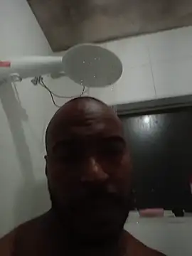 Snapshot of yuribreak chatting on 10-24-25, 02:30 yuribreak online show from 10-24-25, 02:30