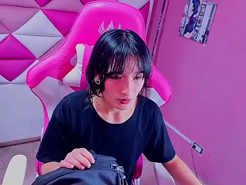 Danny Face online show from 09-10-25, 01:22