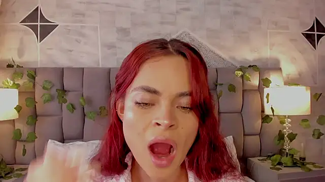 HannaRhodes online show from 01-23-25, 04:04
