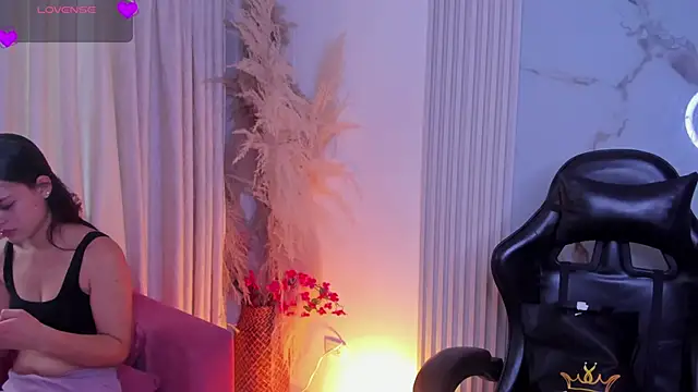 HannaRhodes online show from 04-28-26, 02:44