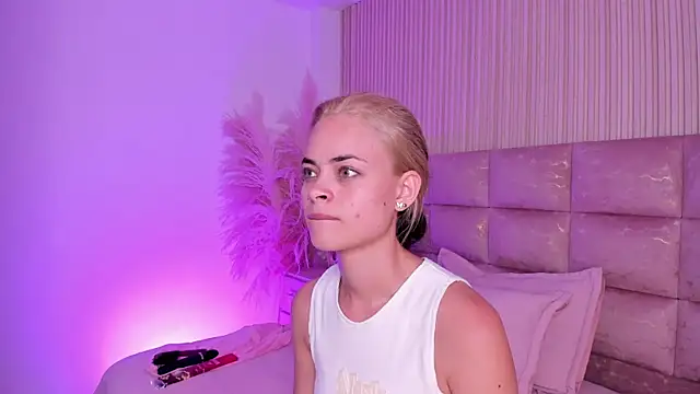 HannaRhodes online show from 05-09-26, 03:28