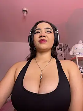 Snapshot of MadelineBenet chatting on 07-02-26, 04:40 MadelineBenet online show from 07-02-26, 04:40