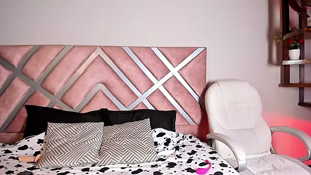  kylie  smith  online show from 01-18-25, 11:11