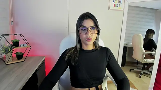  kylie  smith  online show from 02-05-25, 07:42