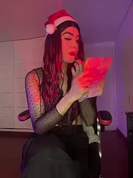 Mia Frank  online show from 12-19-24, 08:55