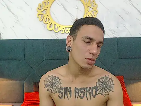 Snapshot of salome_daniel chatting on 09-25-25, 07:39 salome daniel online show from 09-25-25, 07:39