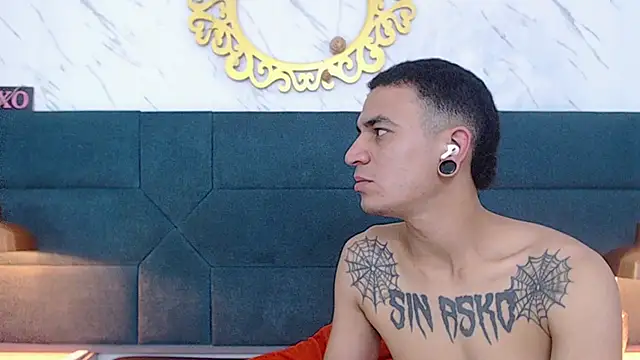 Snapshot of salome_daniel chatting on 10-14-25, 07:47 salome daniel online show from 10-14-25, 07:47