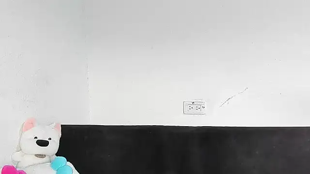 Snapshot of salome_daniel chatting on 06-17-26, 05:14 salome daniel online show from 06-17-26, 05:14