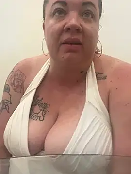 theyluvvus76 online show from 01-11-25, 05:41