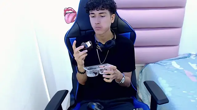 johnny cagee online show from 12-04-24, 03:37