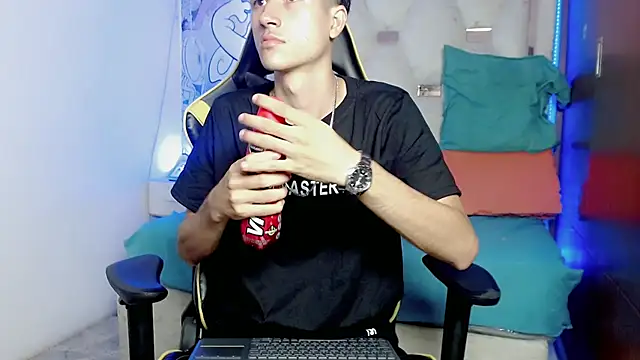 johnny cagee online show from 12-05-25, 04:32