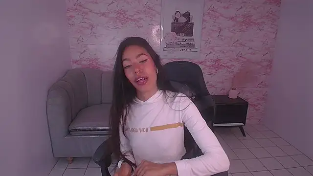 Snapshot of stephania_t chatting on 12-28-24, 03:58 stephania t online show from 12-28-24, 03:58
