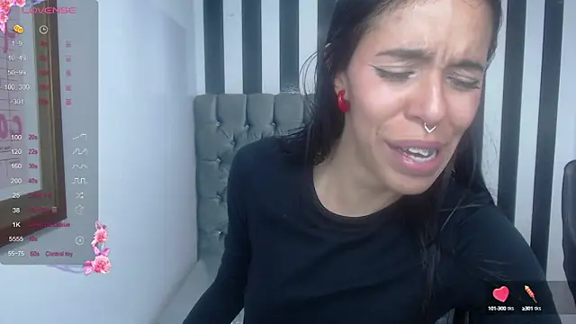 Snapshot of stephania_t chatting on 01-11-25, 01:32 stephania t online show from 01-11-25, 01:32
