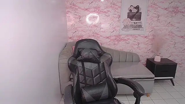 Snapshot of stephania_t chatting on 01-15-25, 01:02 stephania t online show from 01-15-25, 01:02