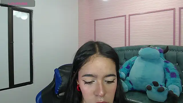Snapshot of stephania_t chatting on 02-10-25, 10:53 stephania t online show from 02-10-25, 10:53