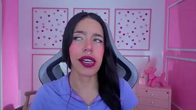 Snapshot of stephania_t chatting on 02-11-26, 12:32 stephania t online show from 02-11-26, 12:32