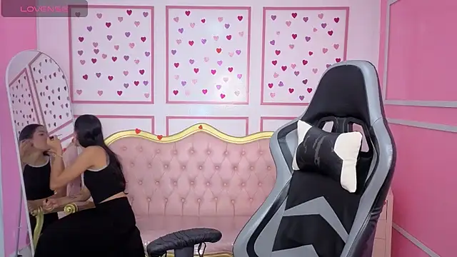 Snapshot of stephania_t chatting on 02-13-26, 12:23 stephania t online show from 02-13-26, 12:23