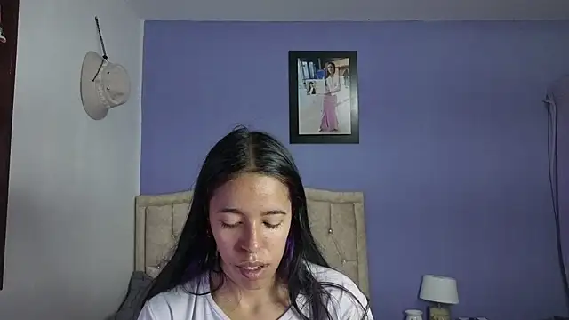 Snapshot of stephania_t chatting on 03-15-26, 03:40 stephania t online show from 03-15-26, 03:40